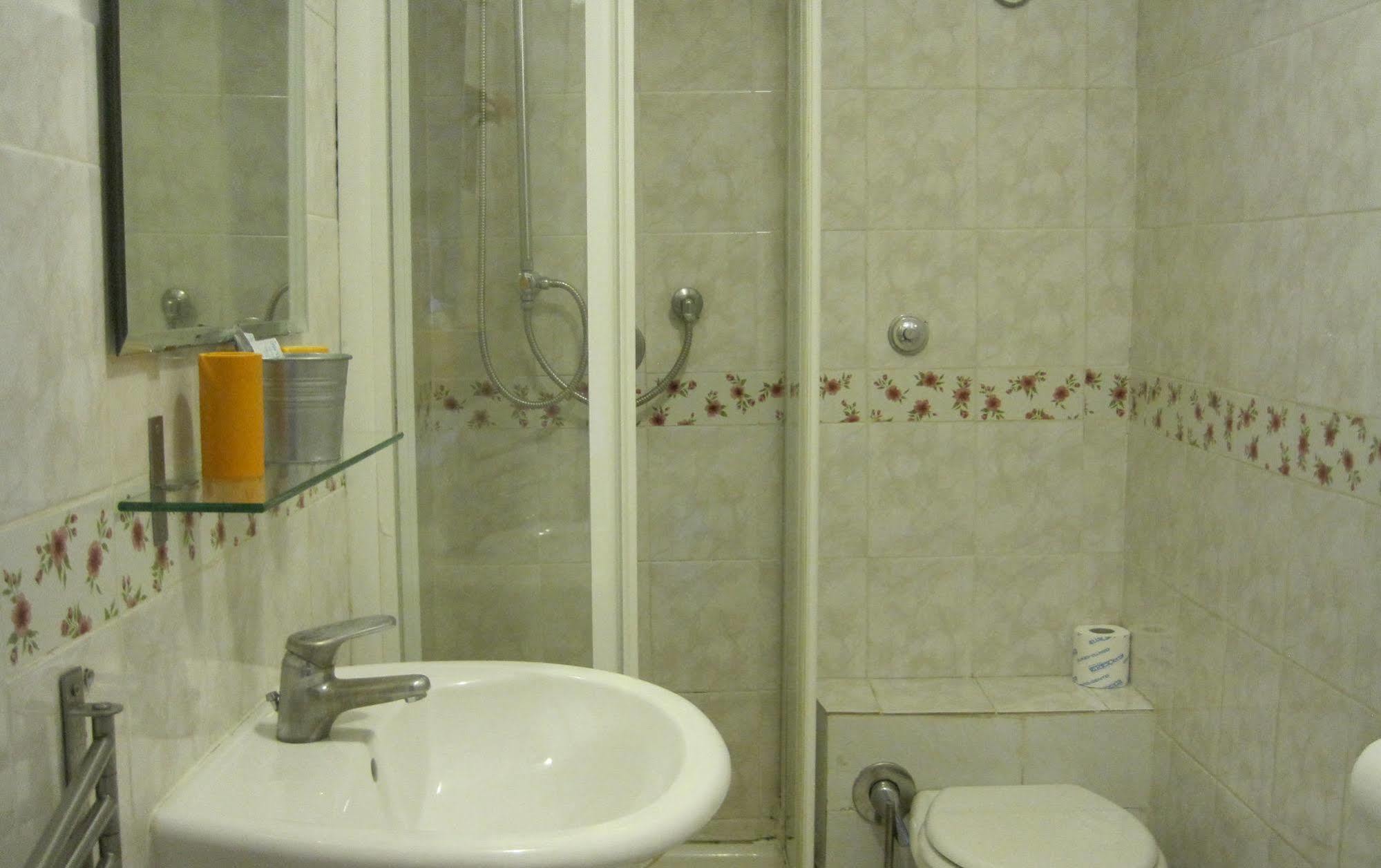 로마 카를로 알베르토 하우스 B&B 외부 사진